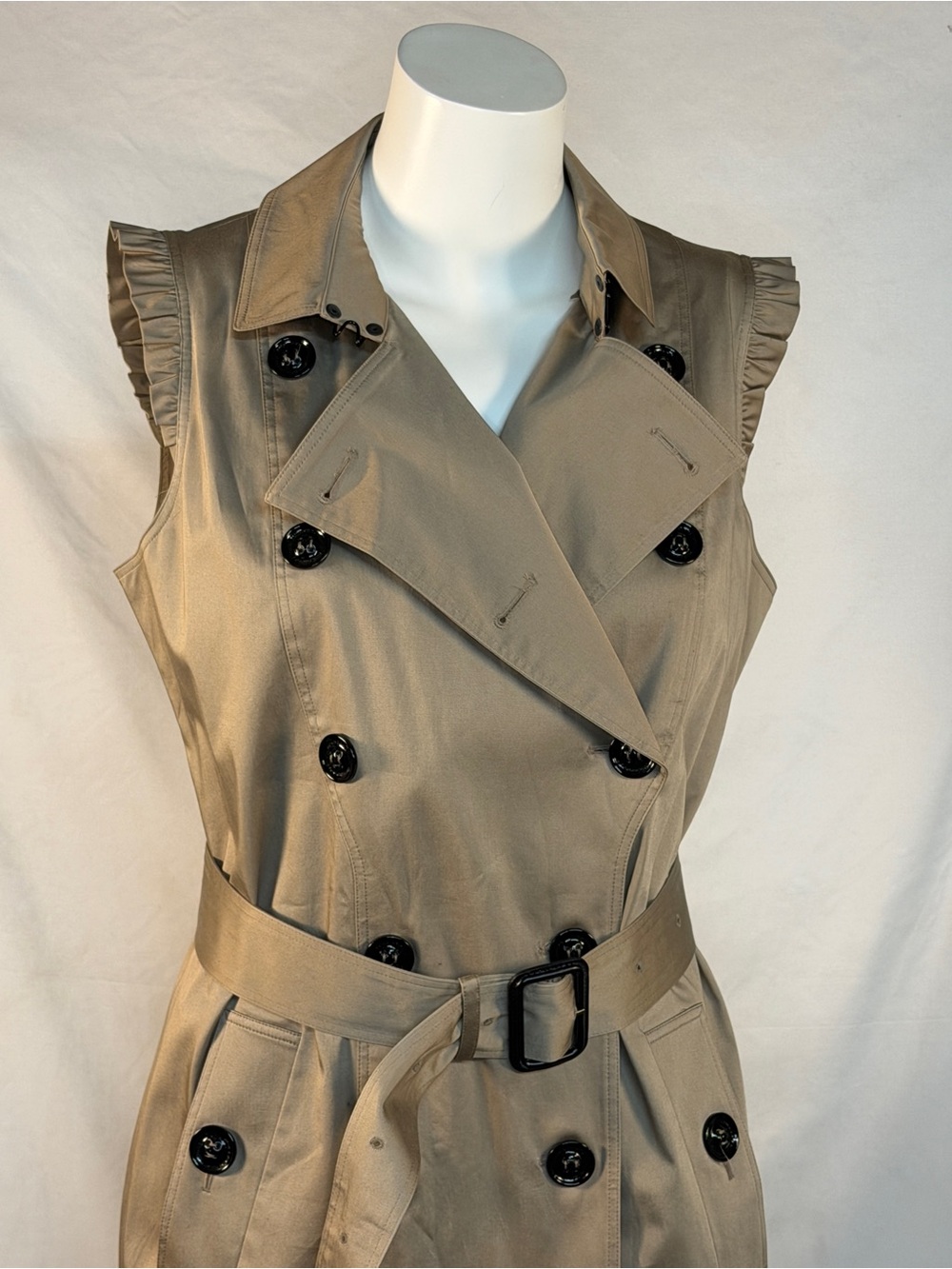 Burberry London Beige Trench-Style Dress with Black Detailing - Picture 3 of 10